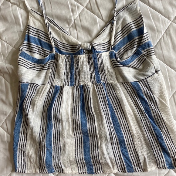 Knotted top - Picture 2 of 2